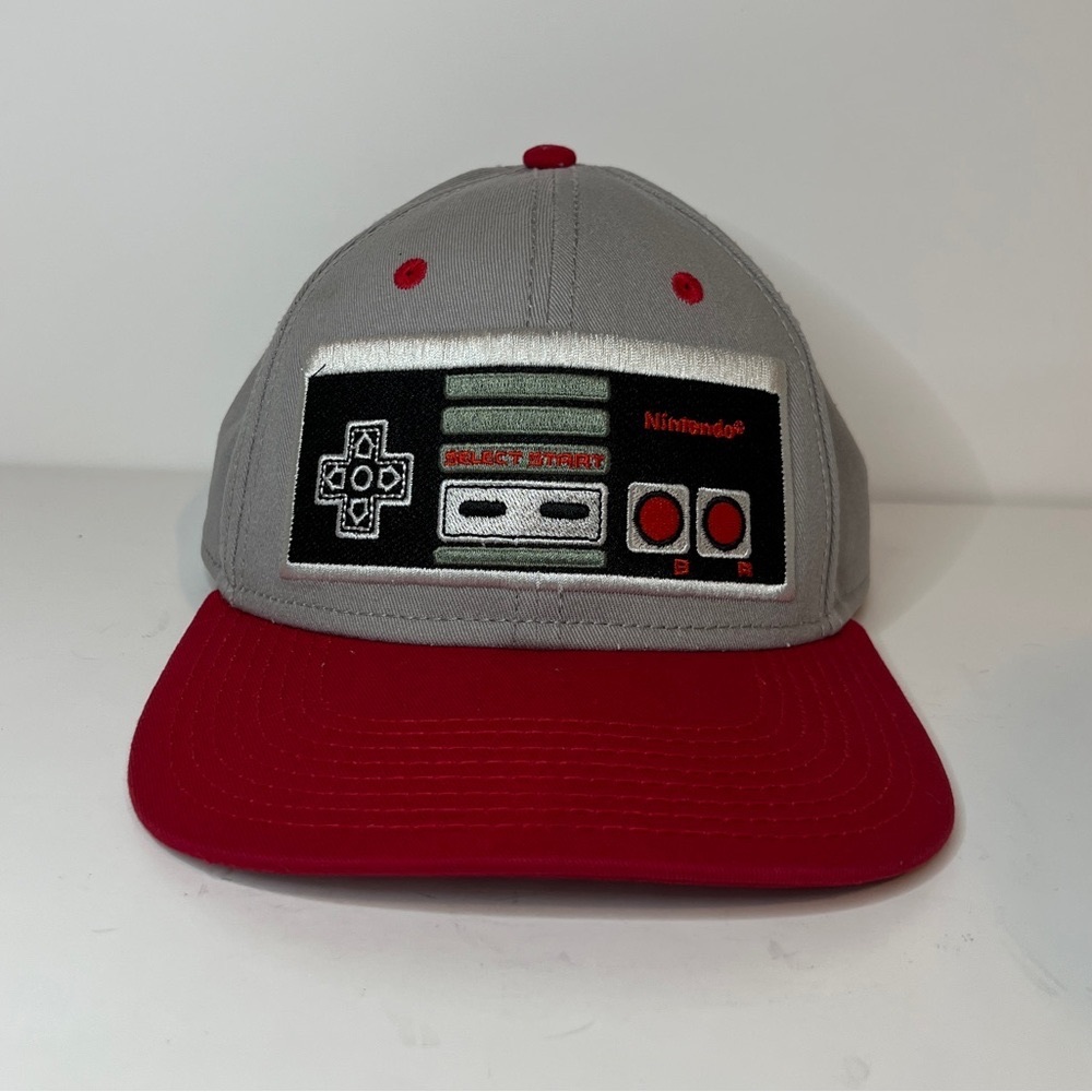 Nintendo Classic NES Controller - Snapback Hat Gray/Red